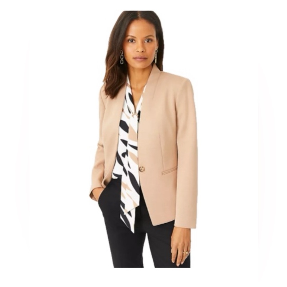 Ann Taylor The Petite Cutaway Blazer in Double Knit Size 2P